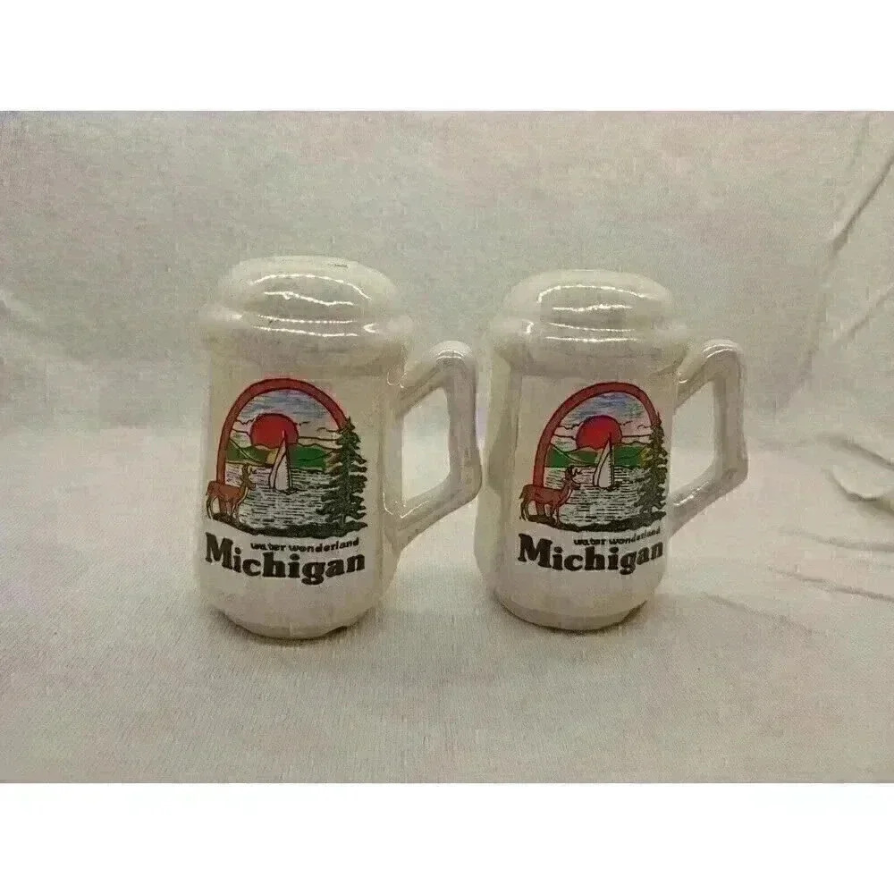 VTG Michigan Souvenir Ceramic Salt & Pepper Shakers Water Wonderland Collectable
